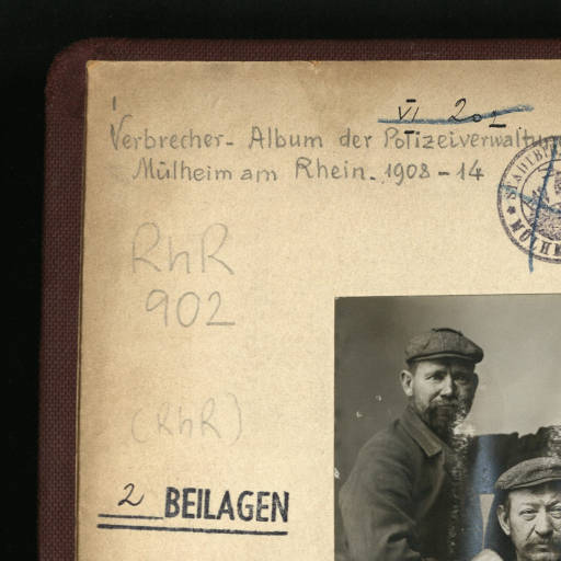 Datei:Verbrecheralbum.jpg